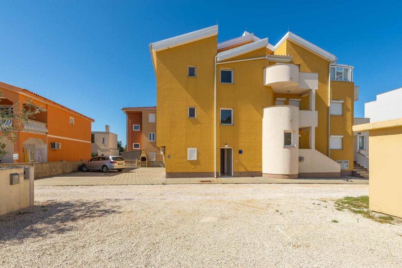 Niko Apartment Vir Exterior foto